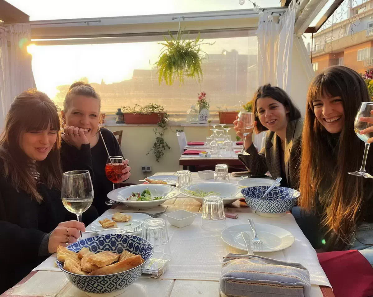 apericena o festa di laurea in terrazza